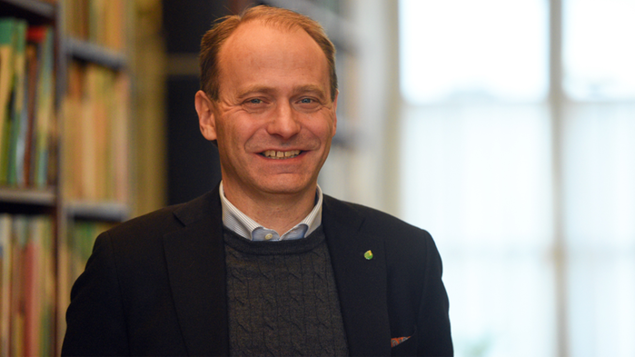 Bo Selerud har kavaj och skjorta på sig