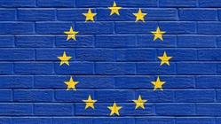 EU-flaggan målad på tegelvägg